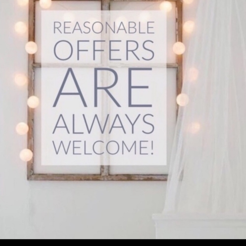 ALL ITEMS COME FROM A SMOKE FREE AND PET FREE HOME